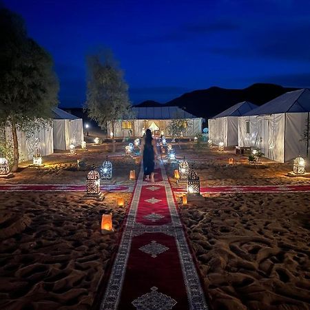 ホテルZahra Luxury Desert Camp メルズーガ エクステリア 写真