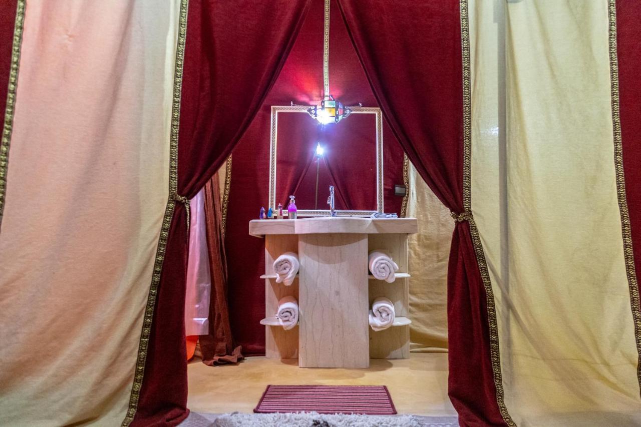 ホテルZahra Luxury Desert Camp メルズーガ エクステリア 写真