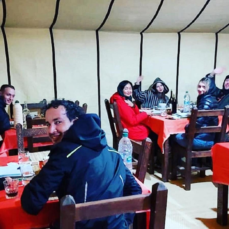 ホテルZahra Luxury Desert Camp メルズーガ エクステリア 写真