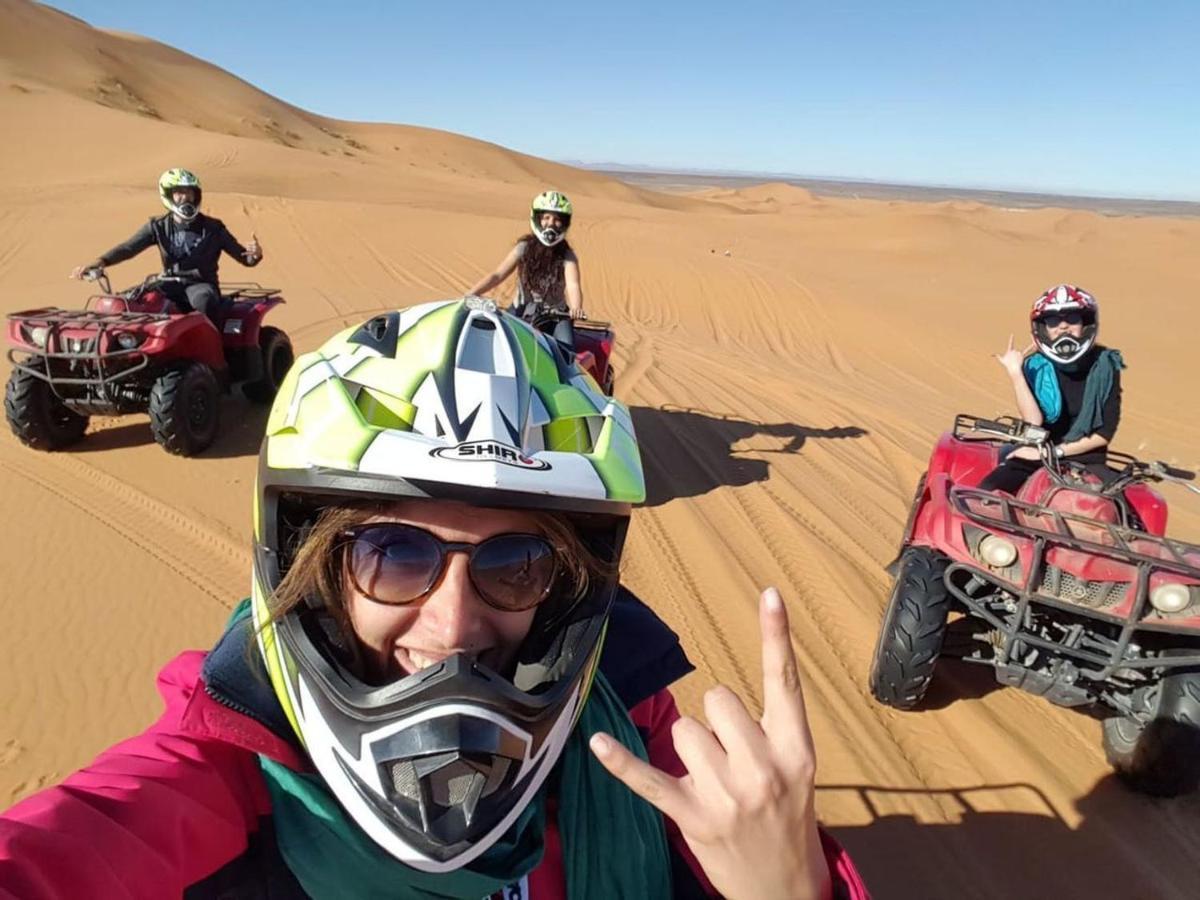 ホテルZahra Luxury Desert Camp メルズーガ エクステリア 写真