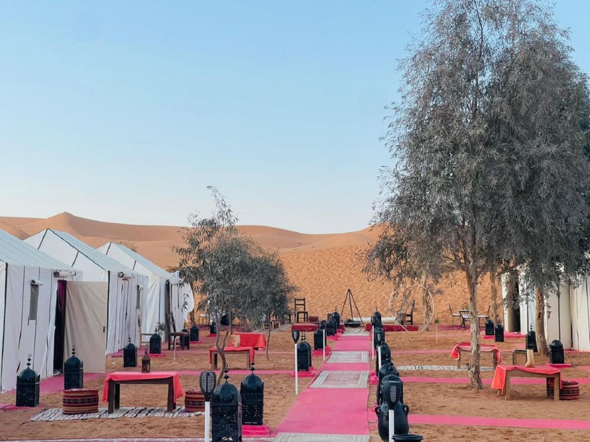 ホテルZahra Luxury Desert Camp メルズーガ エクステリア 写真